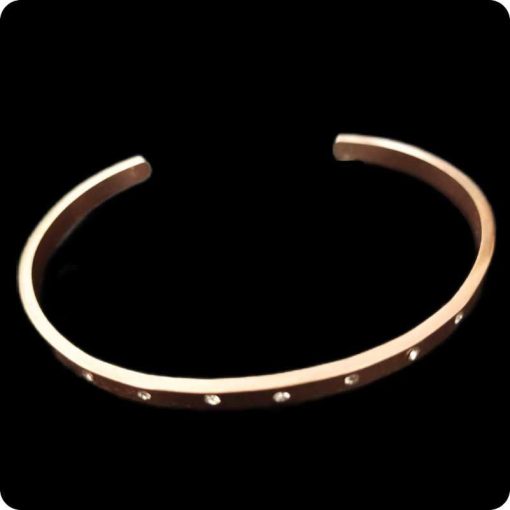 Gold bracelet with 7 crystals