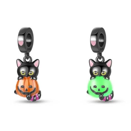 Pandora kitten and pumpkin