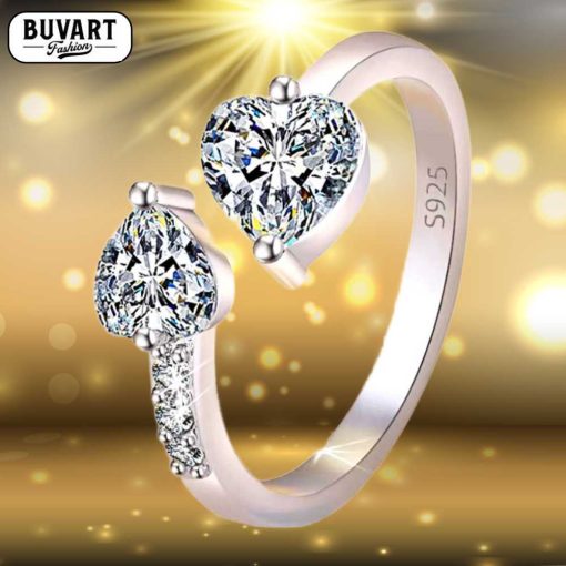 Silver crystal ring with 2 zircons. Made of S925 silver. Very high shine. A beautiful fashion ring for all sizes.