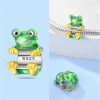 A green / yellow frog