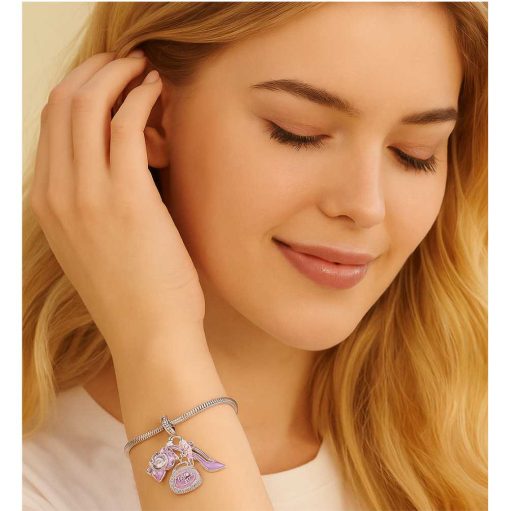 pendant pretty lady