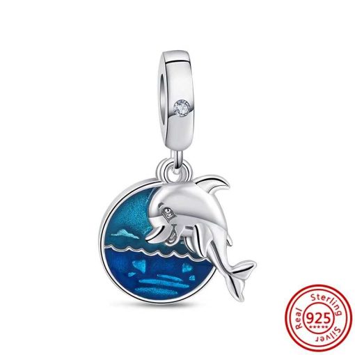 Pendant dolphin
