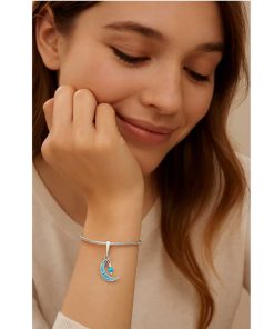Pendant moon