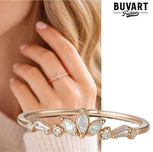 Gold ring Whispering Petals