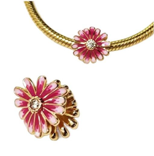 Daisy Bloom detailed